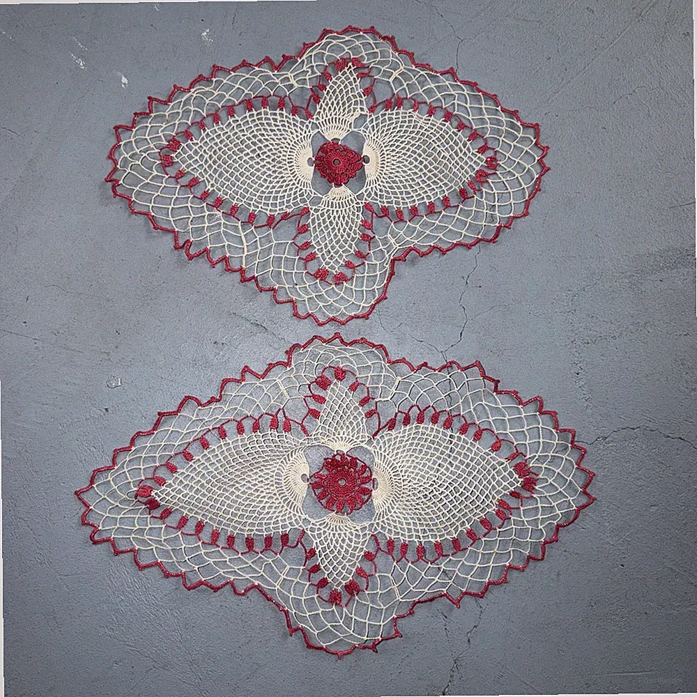 Vintage Star Doilies Embroidered Crocheted Covers Fabric Floral Set of 2 Table